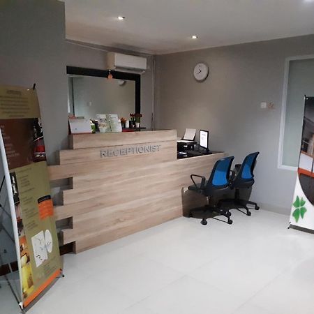 Melody Guest House Cilegon Exterior foto